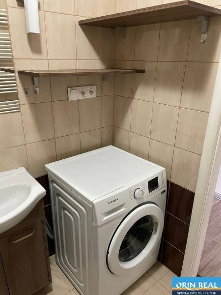 178844701 (11).jpg