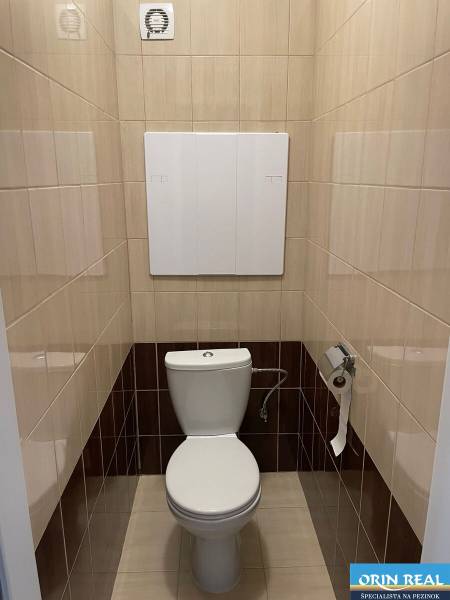 178844701 (12).jpg