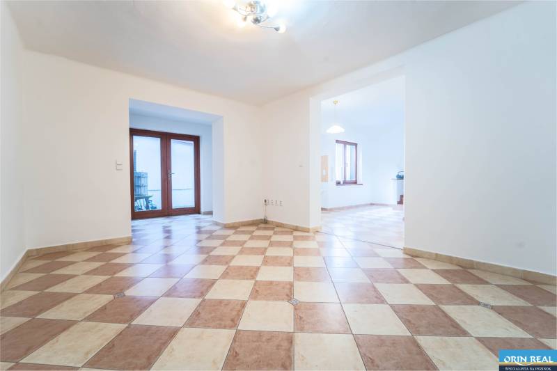 DSC01042-HDR (1).jpg